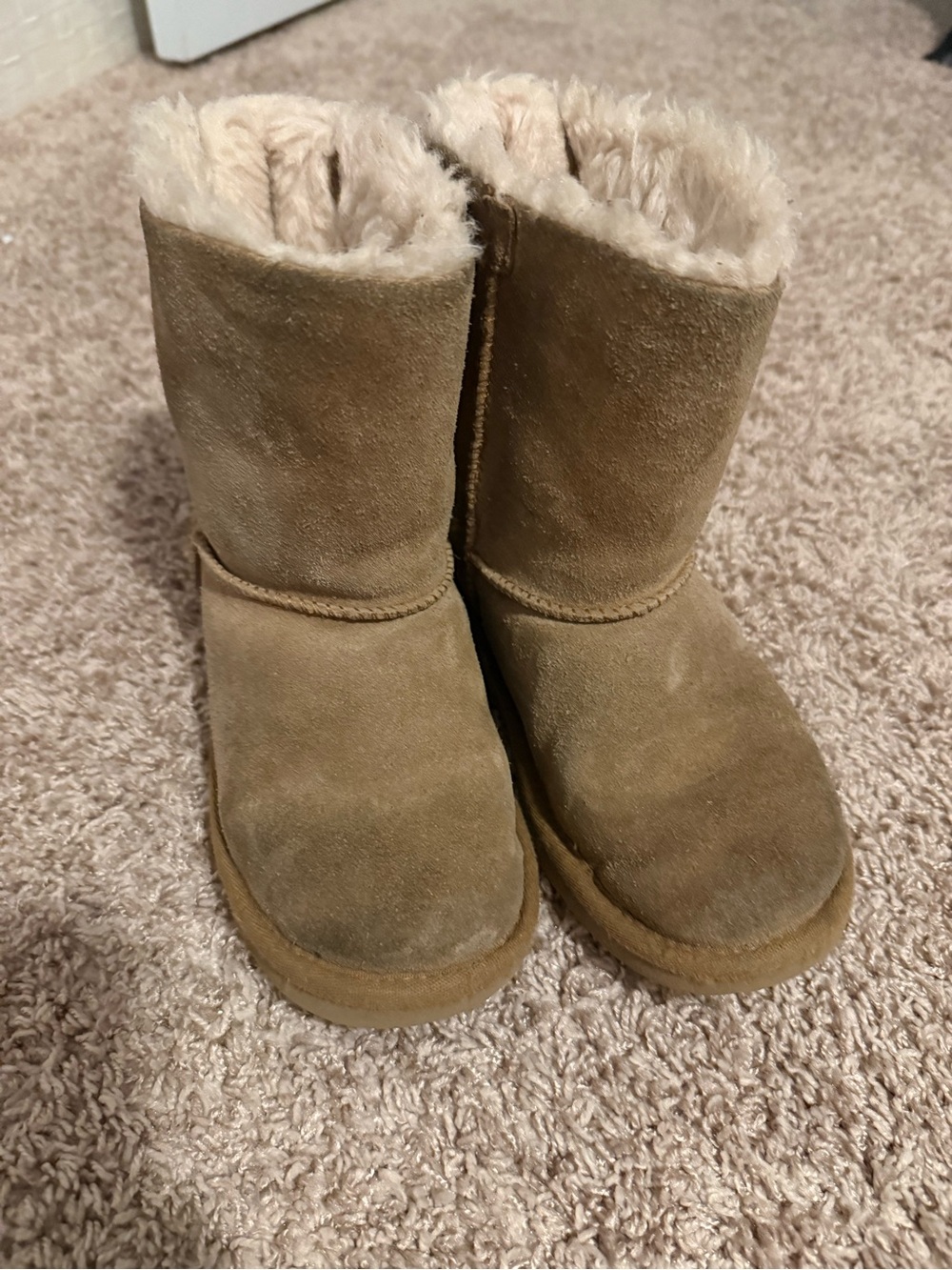 UGG Kids Cozy Short Boot - Chestnut/Tan